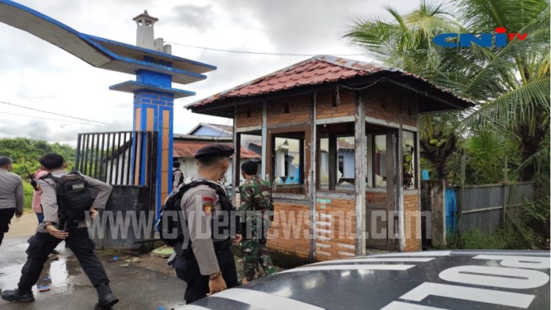  “ Saudara Abdul Hasim melaporkan peristiwa pengrusakan terhadap bangunan Ponpes Hidayatullah yang dilakukan oleh tiga orang warga yaitu Sdr MM, R dan MR. Ketiga terlapor merupakan warga Kelurahan Sampit Kecamatan Delta Pawan Kabupaten Ketapang ”